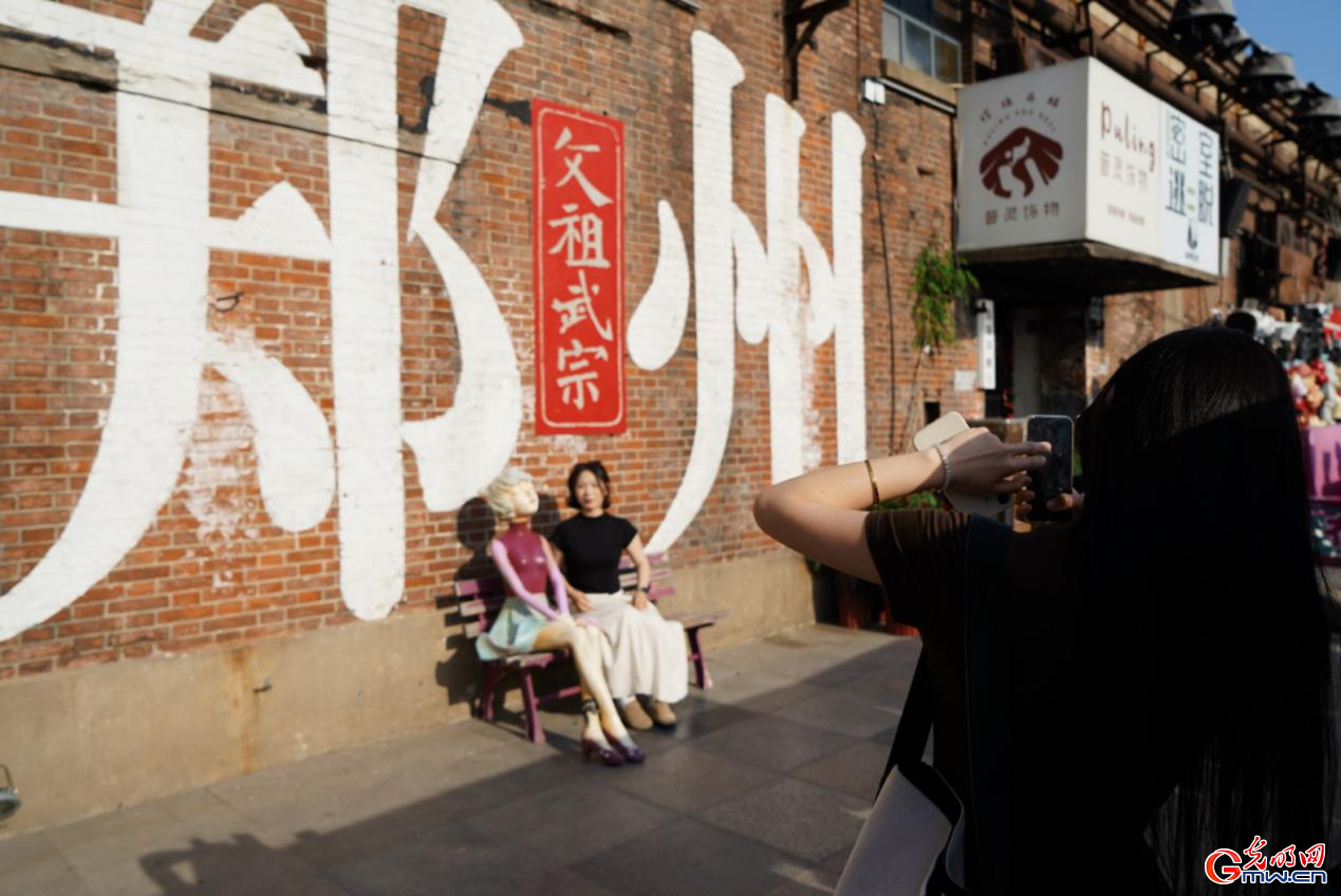 郑州：春日有约 市民尽享好春光