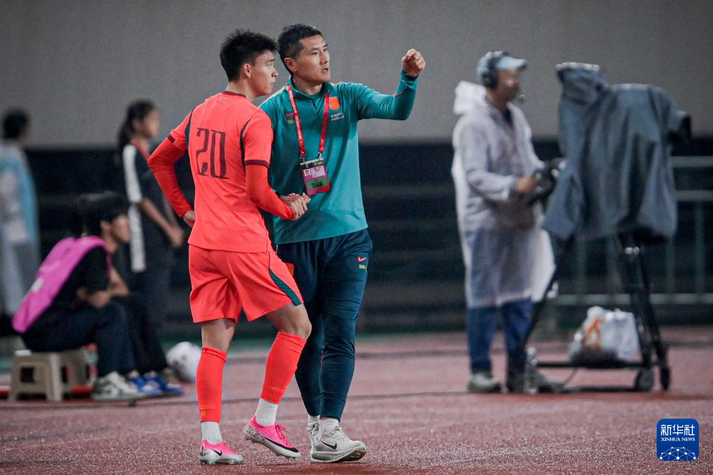 24次射门无果 国足友谊赛0:0憾平泰国队
