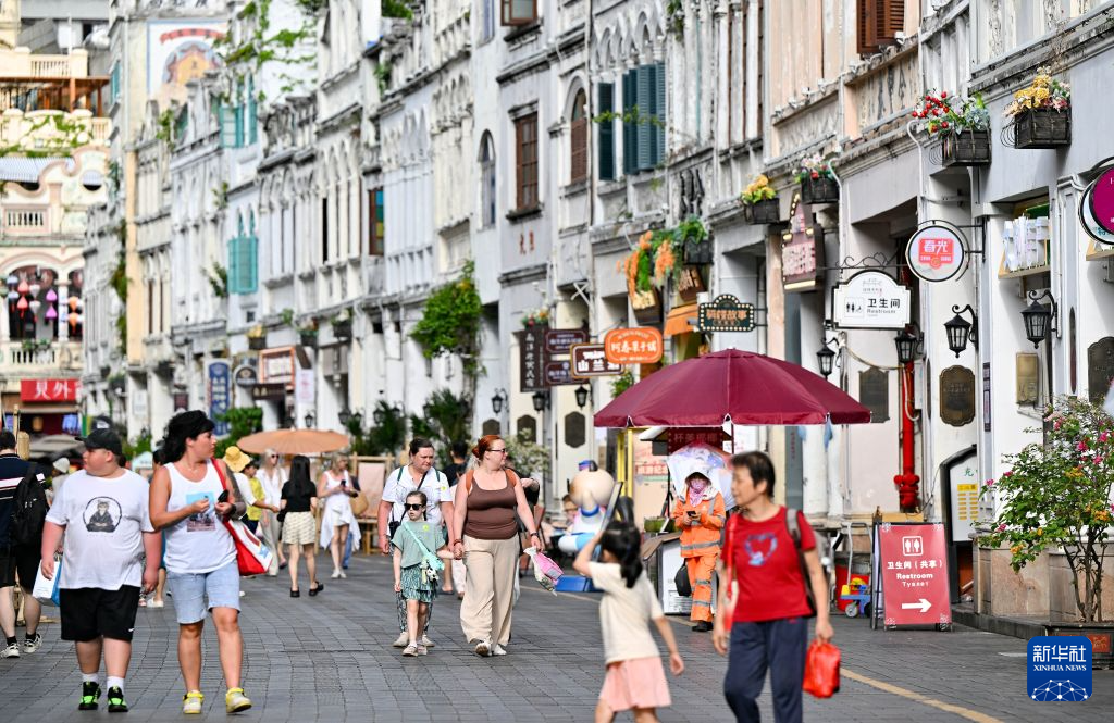 海南自贸港封关半年入境客流稳步攀升