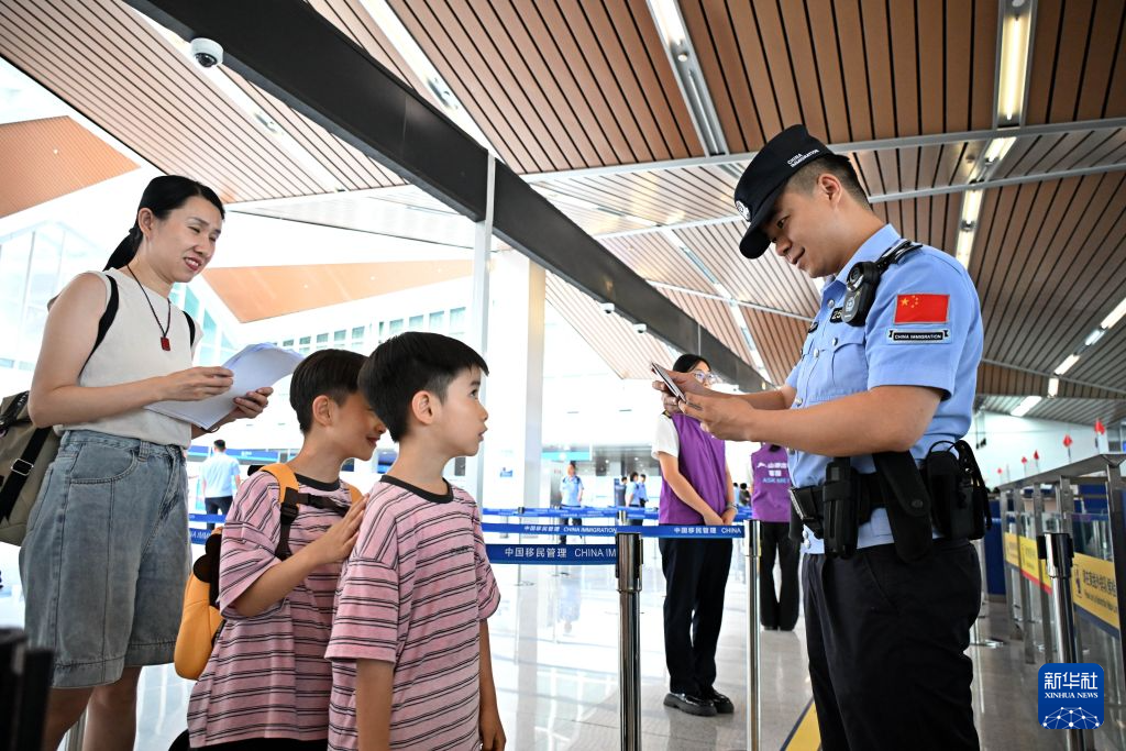 青岛邮轮母港开启暑期首航