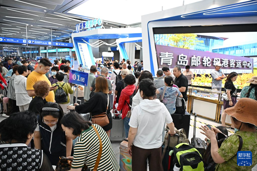青岛邮轮母港开启暑期首航