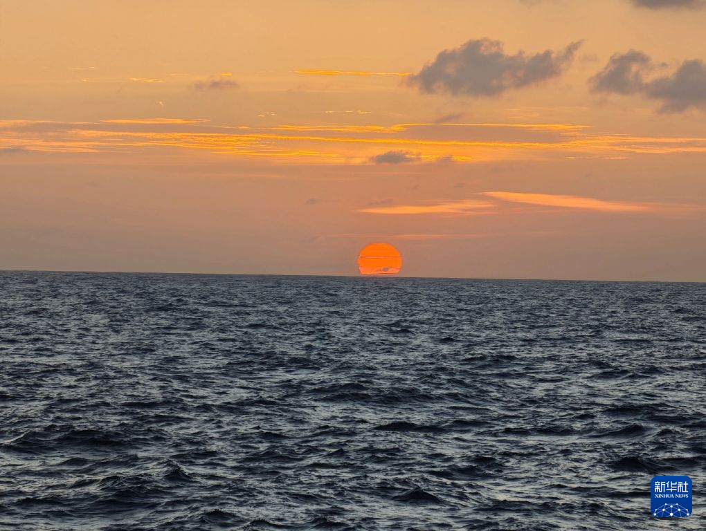 海上夕阳美