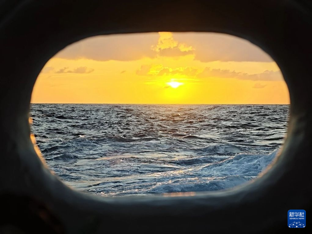 海上夕阳美