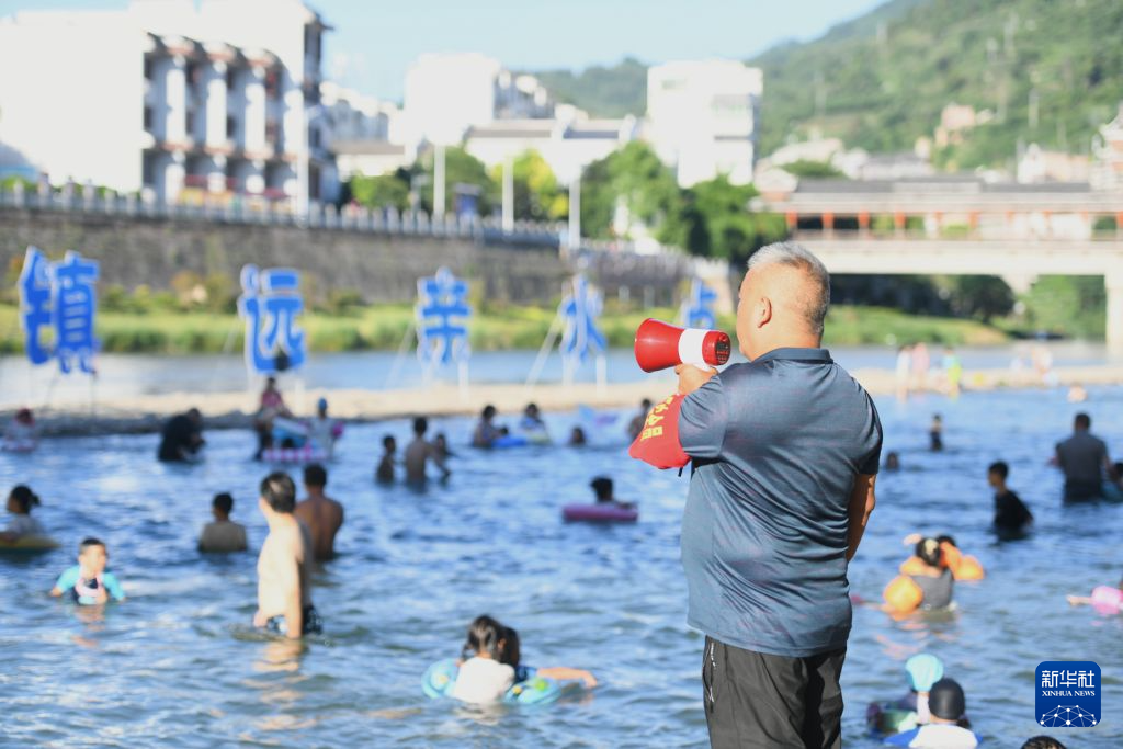 贵州:疏堵结合 织牢暑期防溺水安全网
