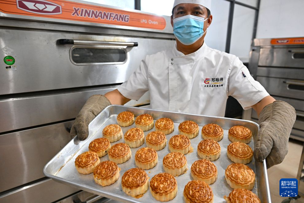 海南屯昌:特色月饼助农增收