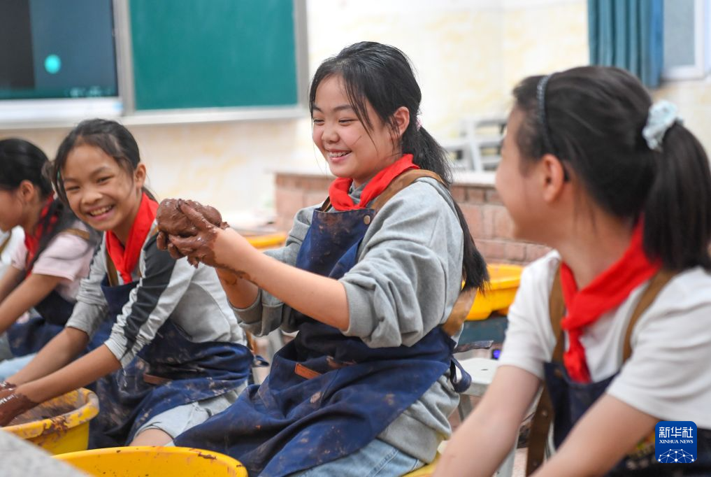 重庆荣昌:校园里的非遗课