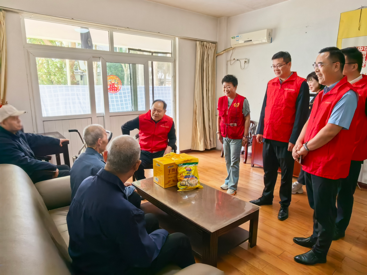 山东济宁：重阳相伴，把温暖送到老人身边