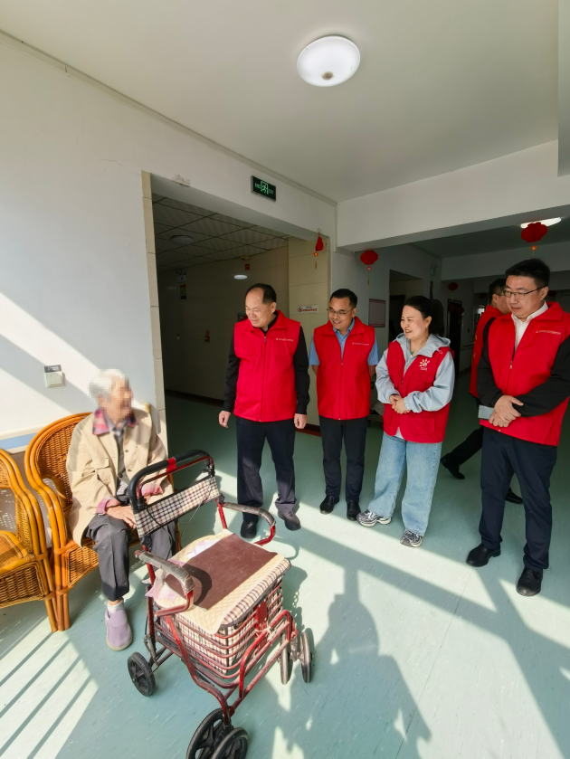 山东济宁：重阳相伴，把温暖送到老人身边