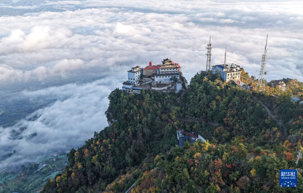 美丽中国丨鸡峰山秋色渐浓